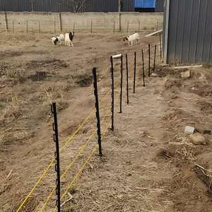 Cerca Eléctrica Lanstar LX-PX050S 1.0J Impermeable de 12KV con Pantalla LED, para Granjas, Enrejados y Puertas, 8KM, Marco de Plástico de 3 pies, Fácil de Instalar - Product Image 4