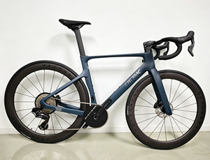 Newest Cheap Racing Road Bike R18 Sport 13speed Wireless Shifting Hydraulic <b>Disc</b> Thru-axle Carbon Fiber 700c Bike Model R18 - Product Image 1