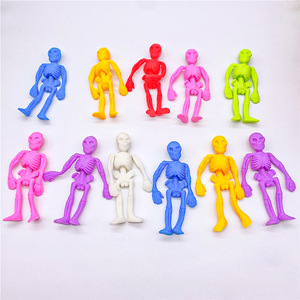 Figurines de squelettes d'Halloween, couleurs mélangées, en caoutchouc souple TPR, jouet anti-stress, décoration intérieure, accessoire de fête, vente en gros - Product Image 3