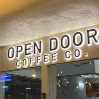 Panneau publicitaire LED extérieur personnalisable en métal avec lettres métalliques, enseigne lumineuse pour magasin de tabac, éclairée par LED pour usage professionnel