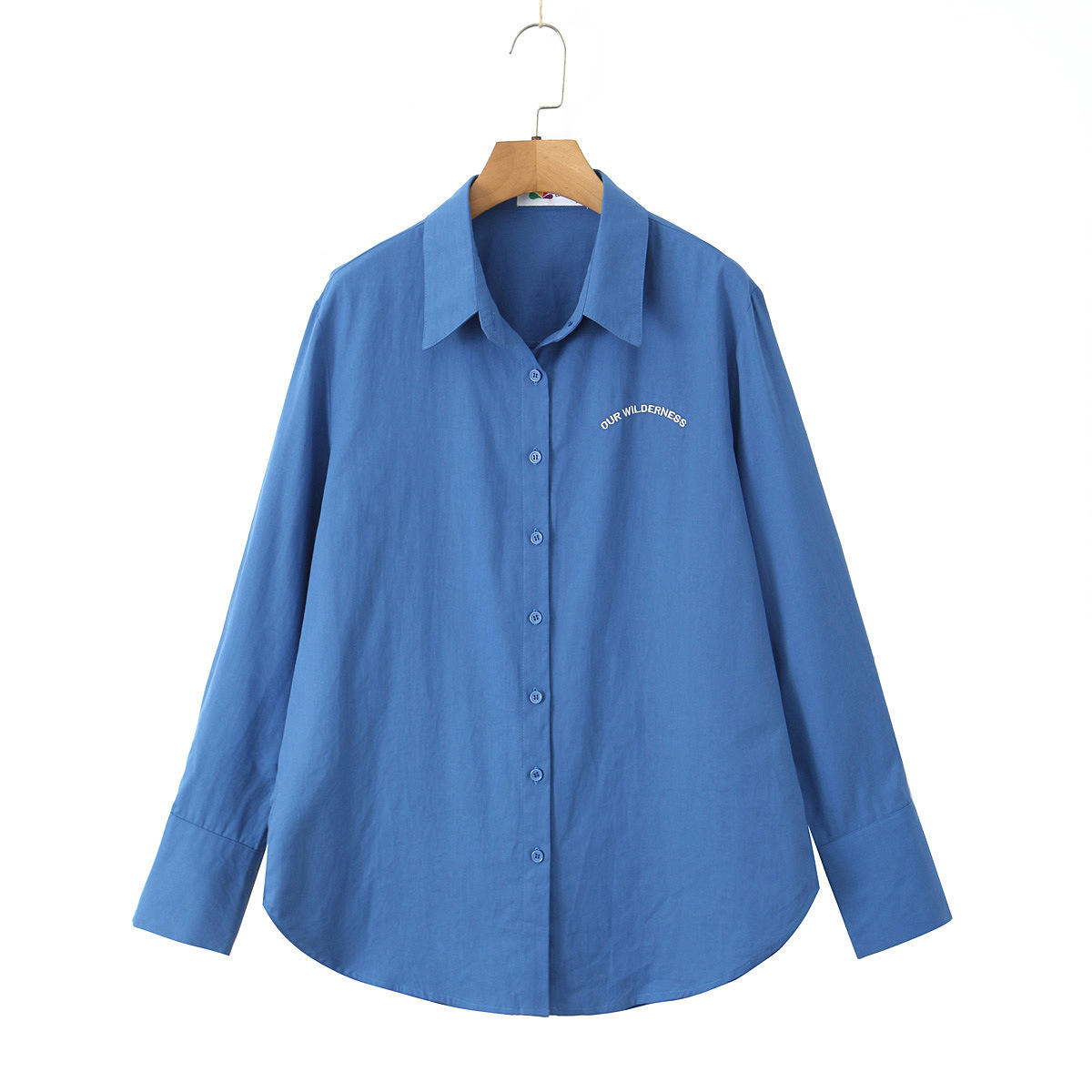 เสื้อเชิ้ตสีน้ำเงินกรมท่า