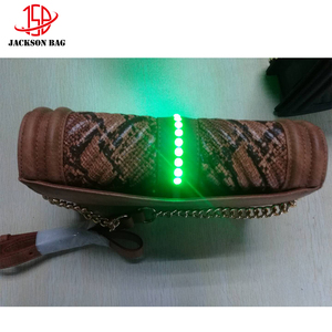 Lumière LED personnalisable pour sac bandoulière, sac <span class=keywords><strong>de</strong></span> soirée, sac <span class=keywords><strong>de</strong></span> spectacle - Product Image 5