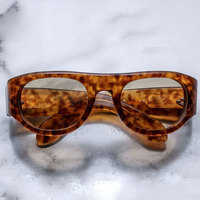 Montures de lunettes en acétate de tortue classique Mazzucchelli, fabriquées à la main en Italie