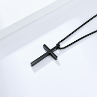 Collier pendentif croix en acier inoxydable plaqué or pour homme avec chaîne en corde pour soirée