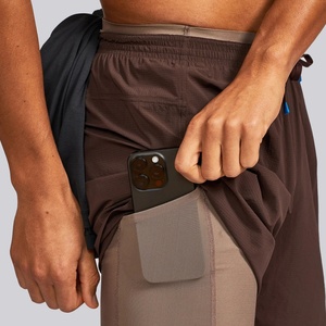 Short de sport athlétique 2-en-1 camouflage pour homme, taille haute, doublé, avec effet froncé aux fesses, longueur 7 pouces, pour la course et le sport, disponible en grandes tailles - Product Image 2