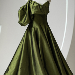 Robe de mariée Jancember LDC6569, modèle original, asymétrique, en satin vert, coupe princesse, dos nu, longueur ras du sol - Product Image 6