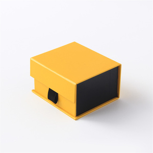 Nuova Collezione di Scatole per Gioielli Personalizzate, Confezioni Lucide in Carta per Profumi e Gioielli - Product Image 6
