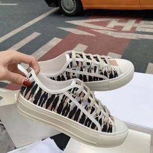 RO Stylish Athletic <b>Canvas</b> Sneakers; Trendy Fabric Casual Walking Shoes. - Product Image 4