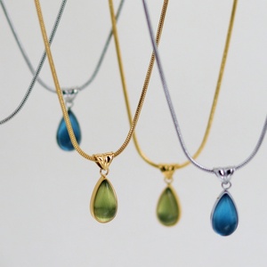 Collar de Mujer con Colgante de Gota de Agua en Acero Inoxidable Chapado en Oro de 18K PVD de Alta Calidad, Diseño Nuevo de Fábrica, Venta al Por Mayor - Product Image 3