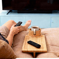 Nieuwe bamboe sofa caddy, Europees design, ovale vorm, makkelijk schoon te maken, dienblad voor snacks en ontbijt in de woonkamer, opbergblad voor fruit tussen de banken.