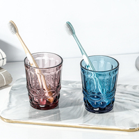 Cafégebruik Vintage Geëmbosseerde Soda-lime Glazen Tumbler 276ml Gekleurd Reliëf Vaatwasmachinebestendig Drinkglas IJs Koffie Fruitsap