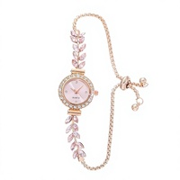 Nouvelle montre élégante et écologique pour femme, bracelet délicat à motif de feuilles de 28 mm, accents de diamants, bracelet réglable, quartz