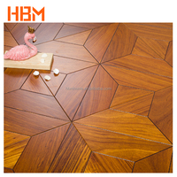 Dalles de parquet en bois artisanales avec motifs en marqueterie de chêne, installation par clips, design moderne pour chambre à coucher