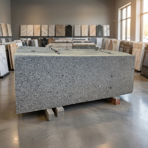 Dalle de granit gris naturel de haute qualité, pierre polie pour comptoirs, panneaux muraux, revêtements de sol et projets d'intérieur de luxe - Product Image 1