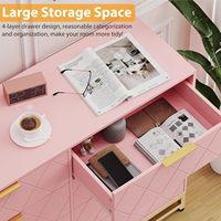 Commode large rose avec poignée en métal
