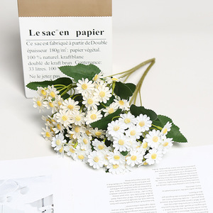 Fleurs artificielles Lichao, marguerites blanches laiteuses et bleues en soie, arrangement floral pour la maison, les mariages et les décorations extérieures - Product Image 4