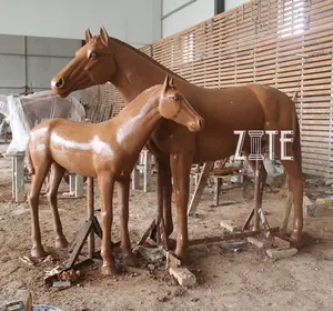 Hot Cast Menthod Handwerk Garten lebensgroße Bronze Wild Stute Pferd mit Fohlen Skulptur Statue