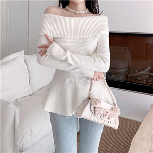 Maglione Sexy con collo a una linea della nuova stagione per donna con spalle scoperte stile avvolgente alla moda per le donne dell'autunno inverno - Product Image 4