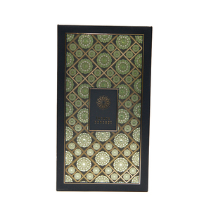 Boîte cadeau personnalisée en forme de livre noir avec fermeture magnétique, revêtement UV, lamination brillante mate, gaufrage, carton rigide, taille personnalisée, logo - Product Image 3