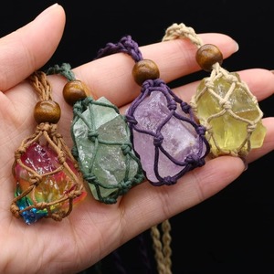Collar de piedra natural tejido a mano con malla, collar de cuerda colorida con piedra en bruto, cristal, gran gema para hombres y mujeres - Product Image 1