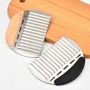 Yangjiang Stainless Steel Potato Slicer 16cm <b>Wooden</b> Handle Kitchen Vegetable Cutter Household Use - Product Image 2