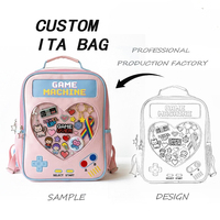 Tas Selempang Ita Bag Claw Machine Pink PU Unik Kustom dengan Jendela PVC Transparan yang Dapat Dilepas untuk Menampilkan Pin, Cocok untuk Cosplay Anime