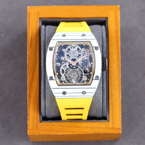 Nuevo Reloj de Pulsera para Hombre 2026, Modelo 17-01, Caja de Fibra de Carbono Negra, Correa de Goma Amarilla Cómoda, Reloj Mecánico Automático Deportivo de Lujo - Product Image 4