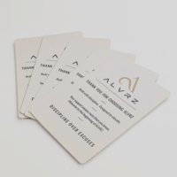 Ensemble de cartes de remerciement et de cartes de visite, prend en charge l'impression de logo personnalisé et les cartes d'appréciation client.
