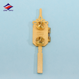 Longzhiyu 18 Năm Nhà Sản Xuất Tùy Chỉnh Kim Loại Men Cứng Huy Hiệu Kết Hợp Gấp Phim Hoạt Hình Lưu Niệm Trâm Pin - Product Image 2