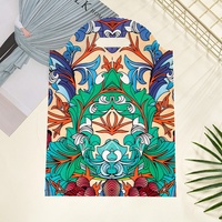 Sac en plastique recyclable épaissi en gros, design à quatre doigts, sac de magasinage pour magasin de vêtements, sac cadeau, impression tendance, résistant à la chaleur