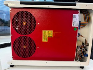 Macchina per la pulizia laser pulsante per la rimozione della ruggine da componenti auto - Product Image 6