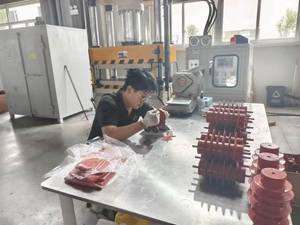 อุปกรณ์ป้องกันไฟกระชากแบบโพลิเมอร์ประสิทธิภาพสูงพร้อมตัวครอบโลหะออกไซด์สำหรับสถานีไฟฟ้า - Product Image 5