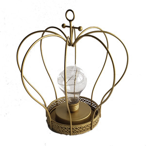Casa o fiesta decorativo colgante de LED de cadena de oro simple colgante titular de la vela de metal <span class=keywords><strong>para</strong></span> la <span class=keywords><strong>boda</strong></span> - Product Image 1