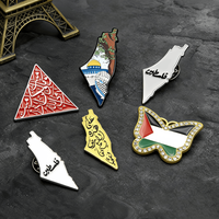En gros : Épingles de revers et badges en émail Palestine, motifs pastèque, papillon, carte et drapeau