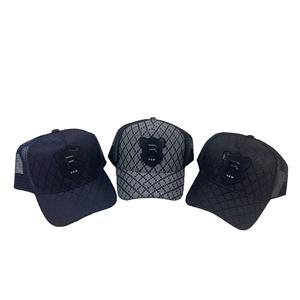 R-010 หมวกเบสบอลตาข่ายสำหรับผู้ชายผ้าฝ้ายระบายอากาศได้ดีปักตัวอักษรย้อนยุคหมวกตาข่ายสำหรับใช้กลางแจ้ง - Product Image 1