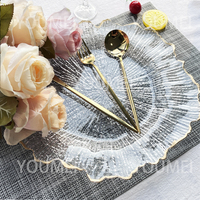 Décoration de table de 13 pouces à bord à volants ronds transparents en plastique transparent Plaques de présentation à bord doré récif de corail pour mariage