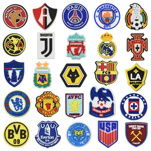 Großhandel hochwertiger Fußballclub abnehmbare weiche pvc-Diy-Logo-Charms clog-Schuh-Charms