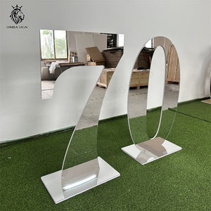 Chiffres en acrylique argenté effet miroir de 3 et 4 pieds pour les décorations de fête du 70e anniversaire, du 18e, du 30e, du 60e, de Diwali et du Ramadan - Autoportants - Product Image 1