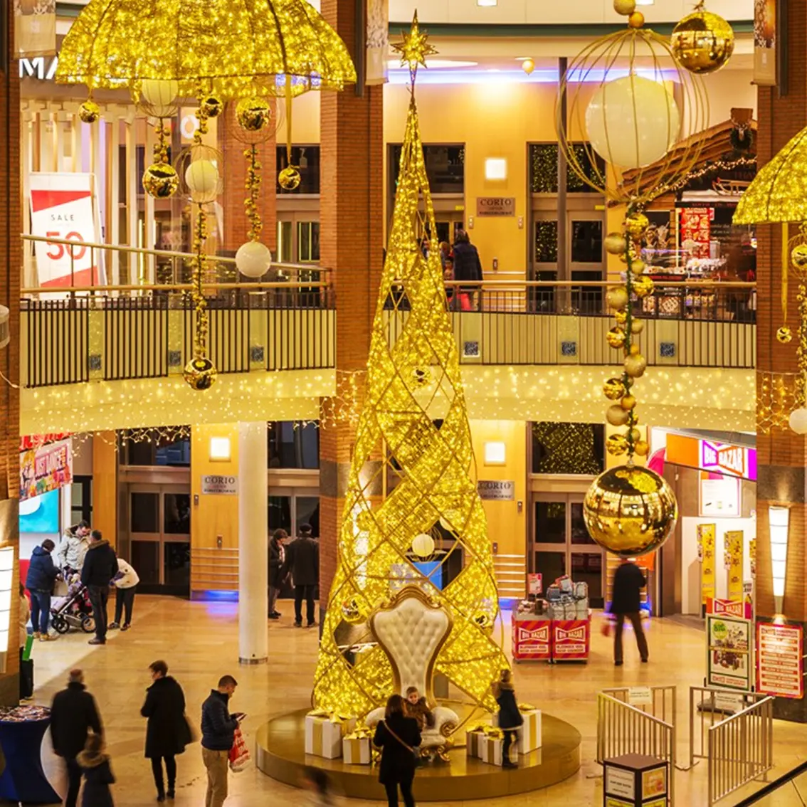 Color dorado giratorio hacia arriba espiral artificial iluminado árboles de Navidad de gama alta de lujo árbol Led para la decoración del centro comercial