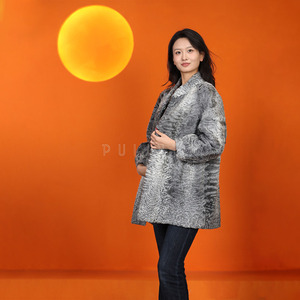 Cappotto <span class=keywords><strong>di</strong></span> <span class=keywords><strong>pelliccia</strong></span> <span class=keywords><strong>persiano</strong></span> Slim Swakara-Astrakan da donna Broadtail in pelle <span class=keywords><strong>di</strong></span> agnello Karakul <span class=keywords><strong>grigio</strong></span> naturale - Product Image 5