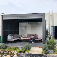 Pergola industrielle moderne Prima, structure en alliage de fer durable, abri extérieur robuste pour zone commerciale
