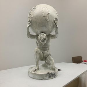 Usine personnalisée nordique Simple mode résine Statue Art populaire maison bureau hôtel Figure grec dieu Titan Sculpture - Product Image 2