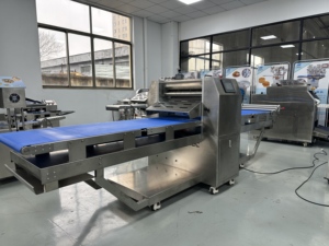 Máquina Laminadora <span class=keywords><strong>de</strong></span> Masa Automática con Control Digital, Banda Antiadherente <span class=keywords><strong>de</strong></span> Acero Inoxidable, Máquina para Laminar Croissants y Pasteles, Lista para Enviar - Product Image 1