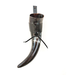 Cuerno Vikingo Artesanal para Beber con Soporte de Cuero, Acabado Natural Pulido, para Cerveza, Sidra, Festivales y Fiestas, en Venta - Product Image 6