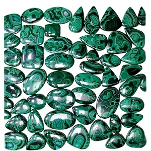 FAIJAN GEMS Malachite Naturelle, Cabochon de Pierre Précieuse Non Montée, Poli, Formes Mixtes, Toutes Tailles, pour la Fabrication de Pendentifs de Bijoux, du Rajasthan - Product Image 1