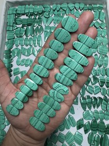 Pierre de guérison en malachite rose naturelle polie, 15-25 mm, lot en vrac pour la fabrication de bijoux, l'énergie Reiki et la décoration intérieure, Inde - Product Image 2