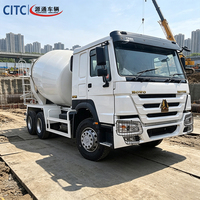 Camion malaxeur à béton mobile autochargeur HOWO avec puissant moteur Weichai 400HP norme Euro pour les travaux d'infrastructure civile lourde