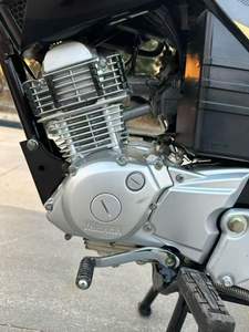 Motocyclette Yamaha <span class=keywords><strong>Tenshin</strong></span> 125cc - une moto tout-terrain capable de transporter des passagers et du fret. - Product Image 6