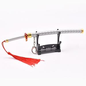 Nuovo Design Demon <span class=keywords><strong>Slayer</strong></span>: Kimetsu no Yaiba - Portachiavi Spada Anime in Lega di Zinco con Fodero Pop-up, Modello Rengoku Kyoujurou da 22 cm - Product Image 1
