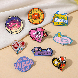 Pins de solapa personalizados de metal esmaltado con letras en inglés, frases divertidas y diálogos, tipo broche, rígidos y blandos - Product Image 2